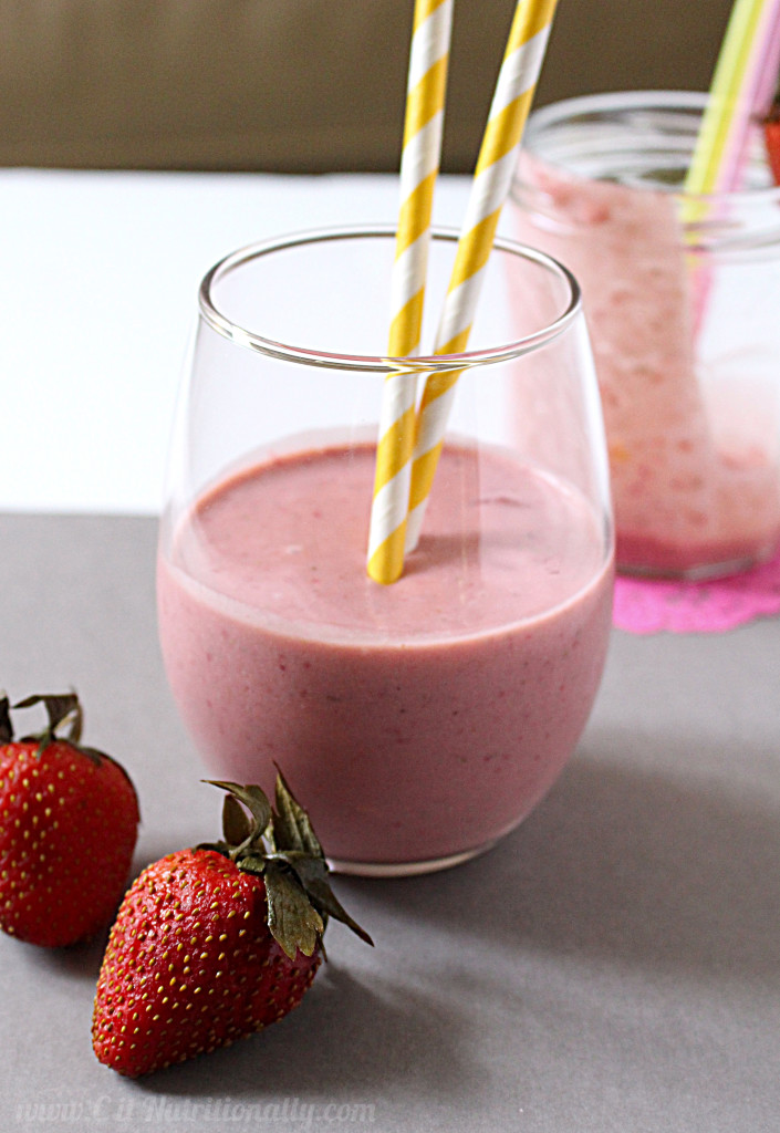 Healthy Strawberry Milkshake ((smoothie)) | C it Nutritionally #vegan #glutenfree #grainfree #dairyfree