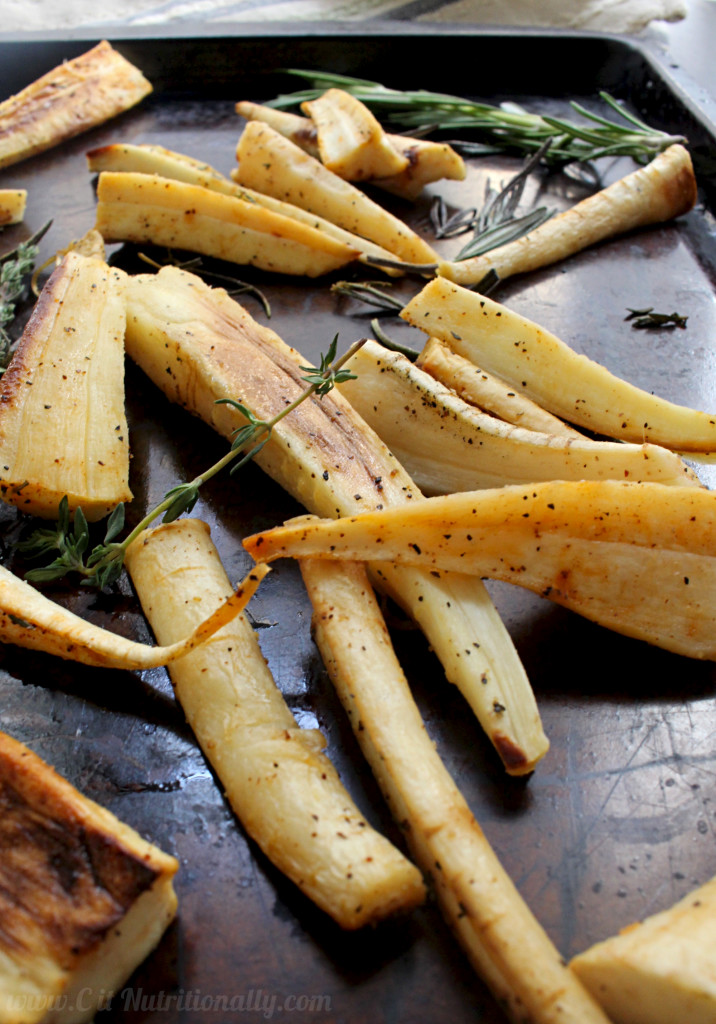 Simple Roasted Parsnips with Rosemary and Thyme | C it Nutritionally #glutenfree #vegan #grainfree