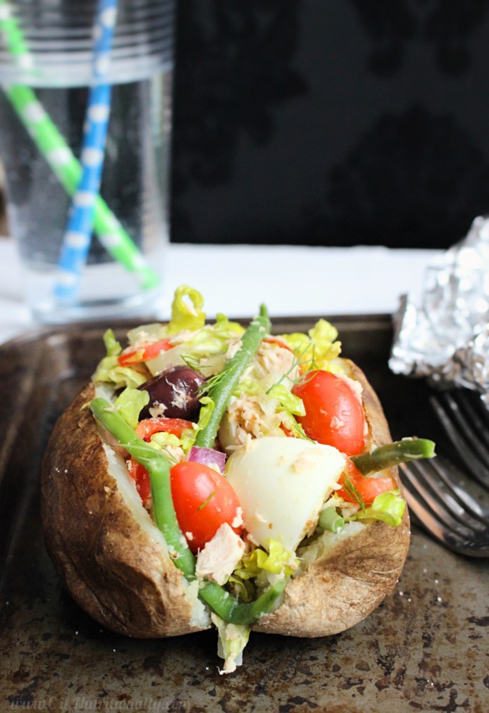 Complex carbohydrates, protein and so much flavor, these Healthy Tuna Nicoise Stuffed Baked Potatoes are the ideal post-workout meal you can make on the cheap and in minutes! Gluten free, Dairy free, Nut free, Grain free Healthy Tuna Nicoise Stuffed Baked Potatoes {Frugal Friday Week 11} | C it Nutritionally