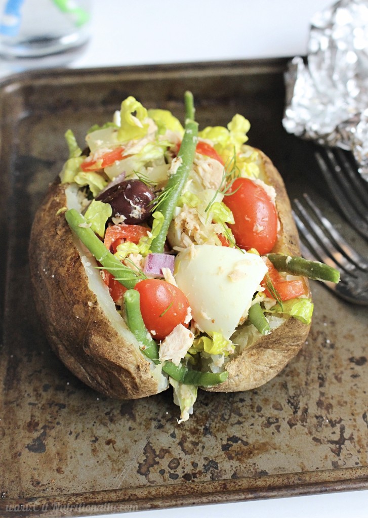 Complex carbohydrates, protein and so much flavor, these Healthy Tuna Nicoise Stuffed Baked Potatoes are the ideal post-workout meal you can make on the cheap and in minutes! Gluten free, Dairy free, Nut free, Grain free Healthy Tuna Nicoise Stuffed Baked Potatoes {Frugal Friday Week 11} | C it Nutritionally