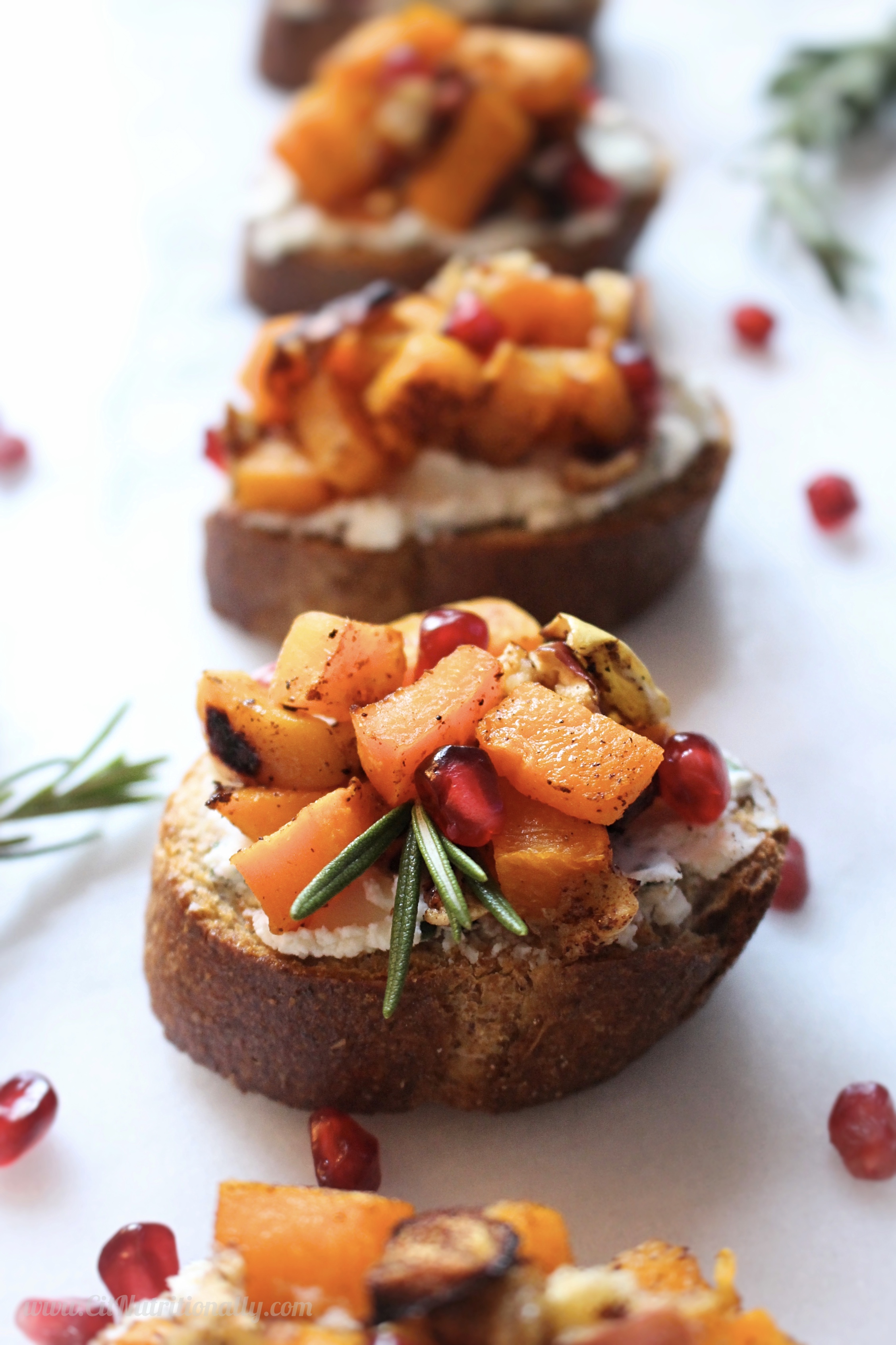 [AD] Roasted Butternut Squash and Herbed Goat Cheese Crostini | C it Nutritionally These Roasted Butternut Squash and Pomegranate Crostini are the perfect fall appetizer to help you entertain for the holidays! Enjoy perfectly caramelized butternut squash and apples, creamy goat cheese with fresh herbs and a sprinkle of pomegranate arils. Vegetarian, Gluten Free option, Egg Free, Soy Free, Nut Free