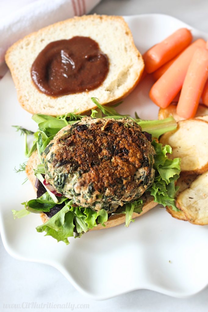 5 Ingredient Turkey Burgers | C it Nutritionally by Chelsey Amer, MS, RDN, CDN Juicy, flavorful, and made with minimal ingredients, these 5 Ingredient Turkey Burgers are prepped in minutes and are easy enough to whip up indoors, for year-round BBQ feels! Gluten Free, Grain Free, Dairy Free, Nut Free, Soy Free 