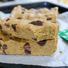 Nut Free No Bake Protein Bars | Chelsey Amer Nutrition