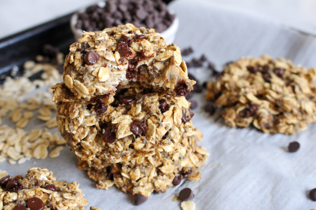  Vegan Chocolate Chip Oatmeal Cookies 