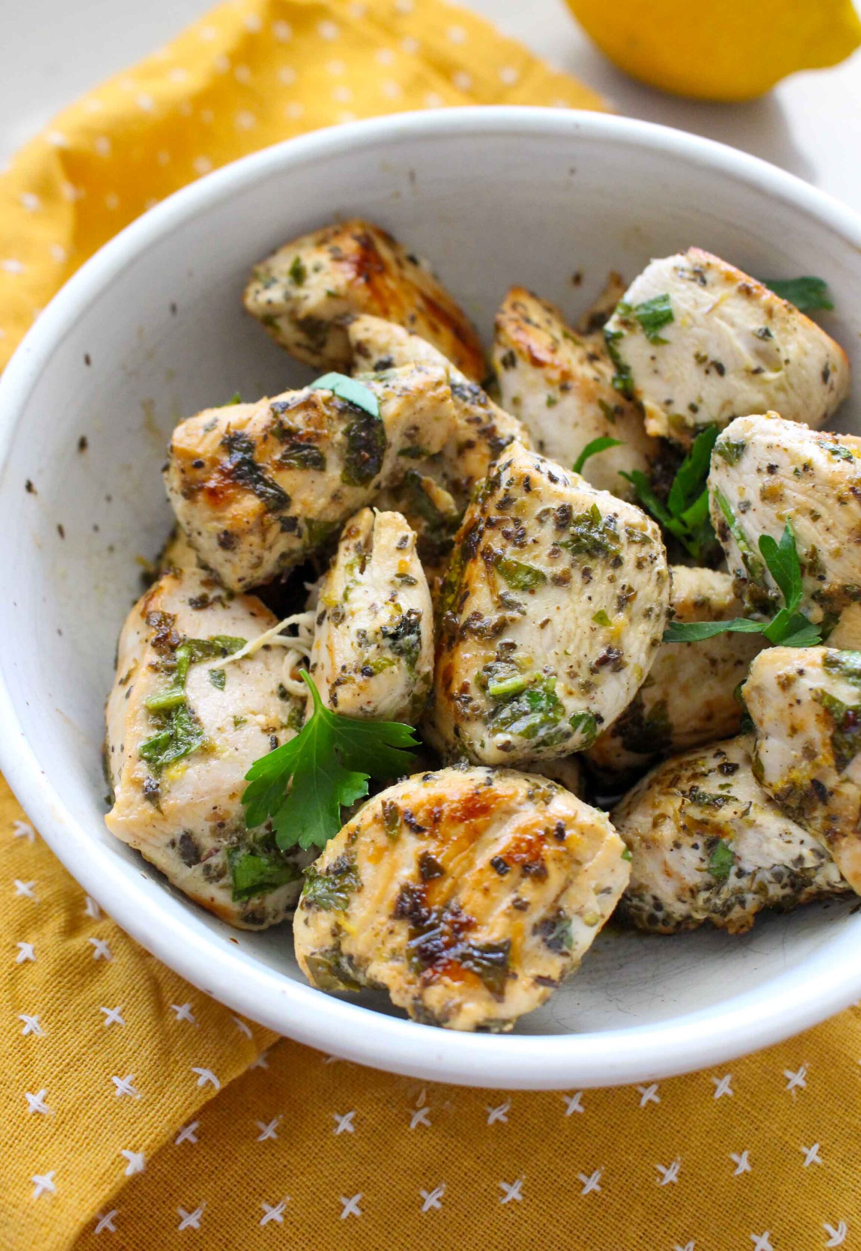 Easy Lemon Chicken (Quick & Flavorful Weeknight Dinner) - Chelsey Amer